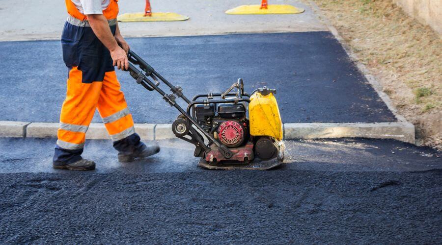 Professional gutter cleaning in Norwood Young America, MN